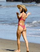 Alessandra-Ambrosio-in-Swimsuit-978