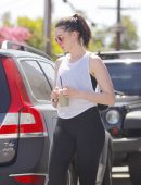 Anne Hathaway Booty, Leaving a Gym in West Hollywood
