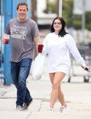 Ariel Winter Leggy, Outside her House in Los Angeles