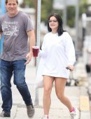 Ariel Winter Leggy, Outside her House in Los Angeles