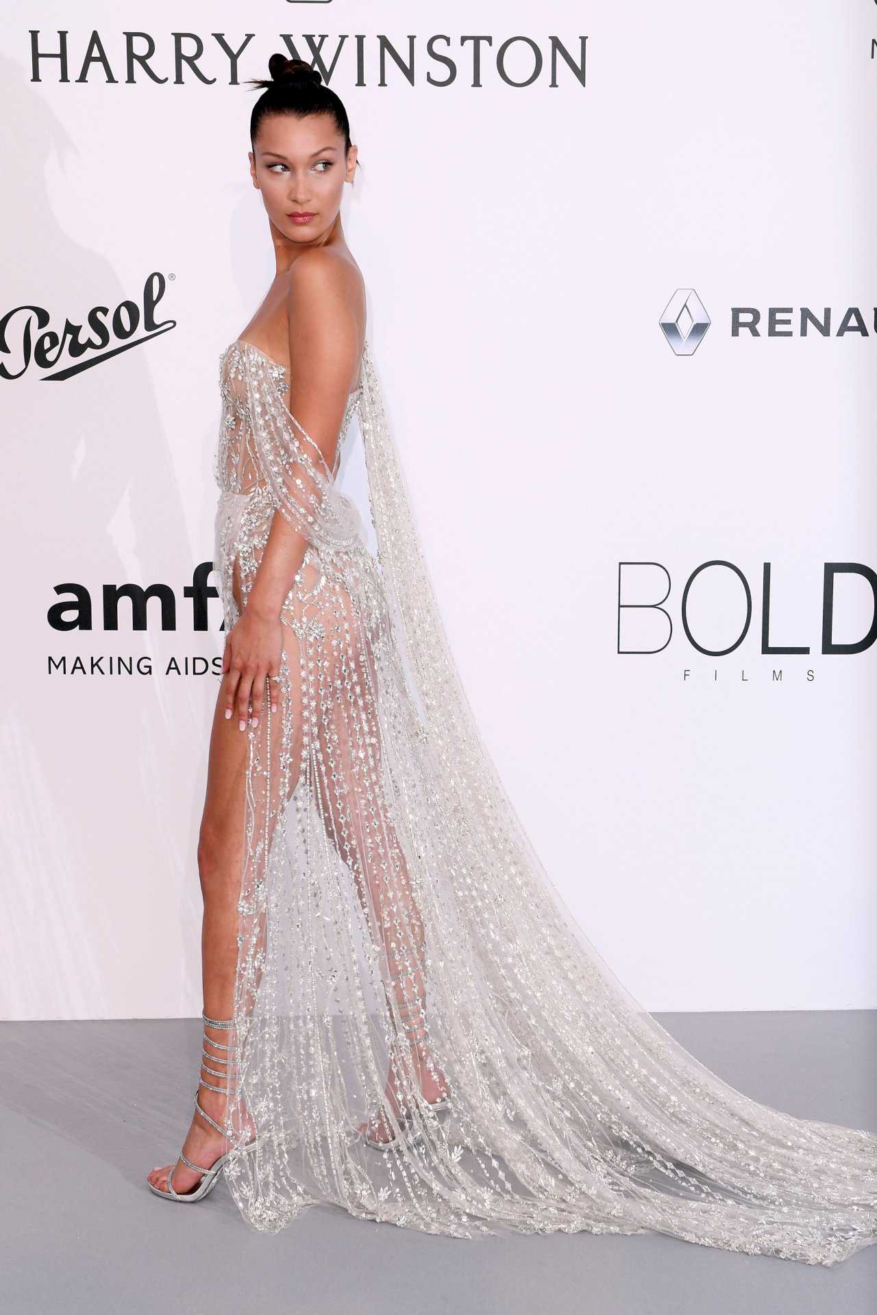 Bella-Hadid-at-amfAR’s-24th-Cinema-Against-AIDS-Gala-in-Cannes-15