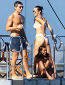 Bella-Hadid-in-Bikini-509