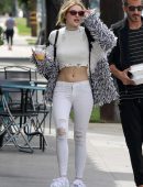 Bella Thorne Pokies, Out with Friends in Hollywood