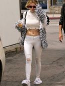 Bella Thorne Pokies, Out with Friends in Hollywood