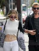 Bella Thorne Pokies, Out with Friends in Hollywood