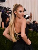 Candice Swanepoel – 2017 Supermodel stuns on Met Gala