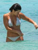 Catherine-Harding-Booty-in-White-Bikini-10