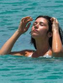 Catherine-Harding-Booty-in-White-Bikini-9