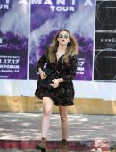 Elizabeth Olsen Shopping on Melrose in LA
