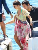 Emily Ratajkowski Arriving at Hotel du Cap Eden Roc, Cannes