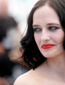 Eva Green at "Based on a True Story" Photocall in Cannes