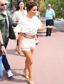 Eva-Longoria-Leggy-in-Shorts-553