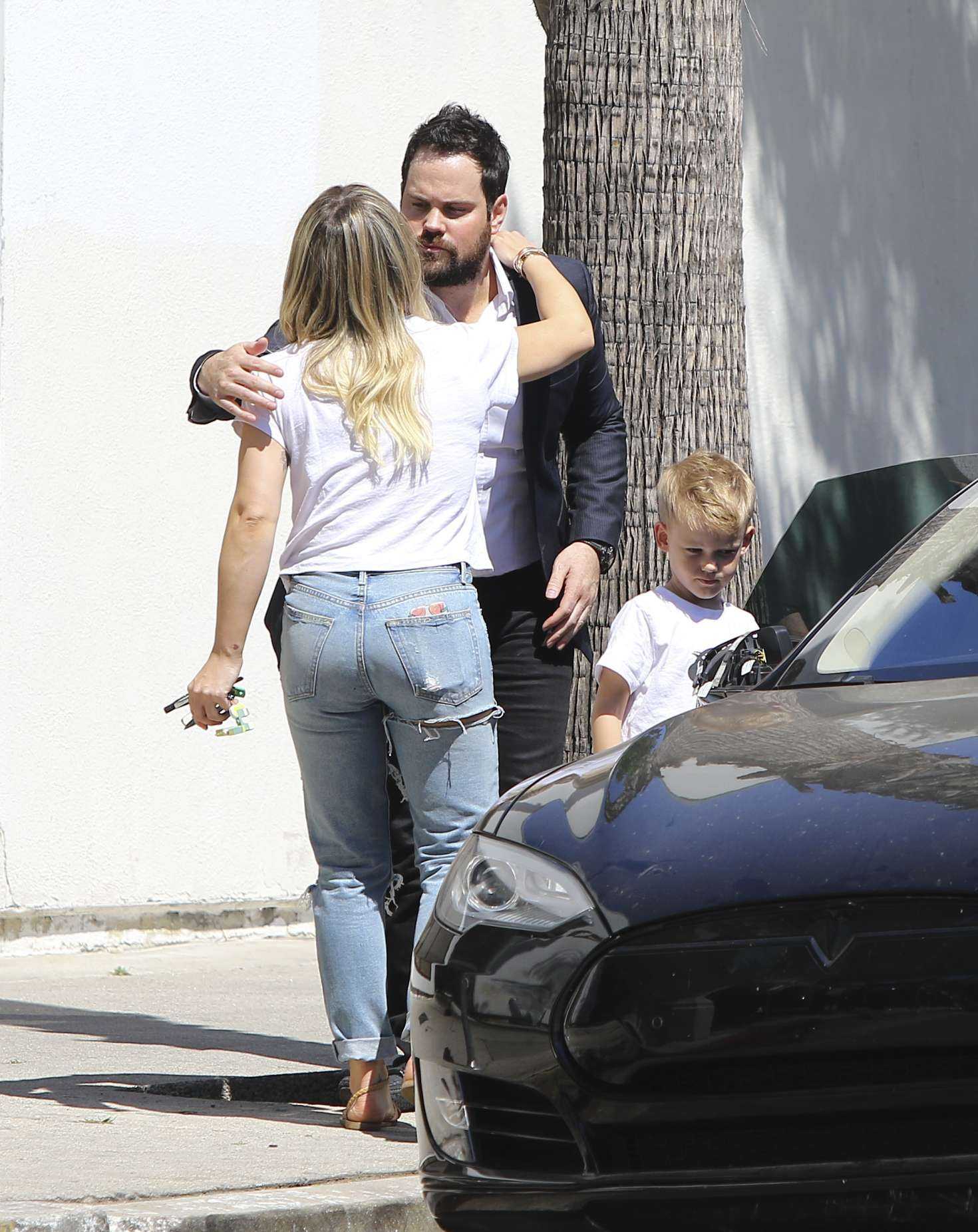 Hilary Duff with ex-husband Mike Comrie out for Lunch in Studio City