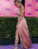 Jasmine Sanders at the Premiere of VH1 “Dear Mama” in Los Angeles