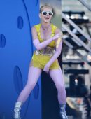 Katy Perry Performing at 102.7 KIIS FM’s 2017 Wango Tango in Carson
