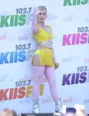 Katy Perry Performing at 102.7 KIIS FM’s 2017 Wango Tango in Carson