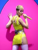 Katy Perry Performing at 102.7 KIIS FM’s 2017 Wango Tango in Carson