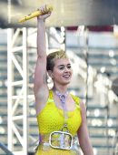 Katy Perry Performing at 102.7 KIIS FM’s 2017 Wango Tango in Carson