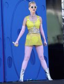 Katy Perry Performing at 102.7 KIIS FM’s 2017 Wango Tango in Carson