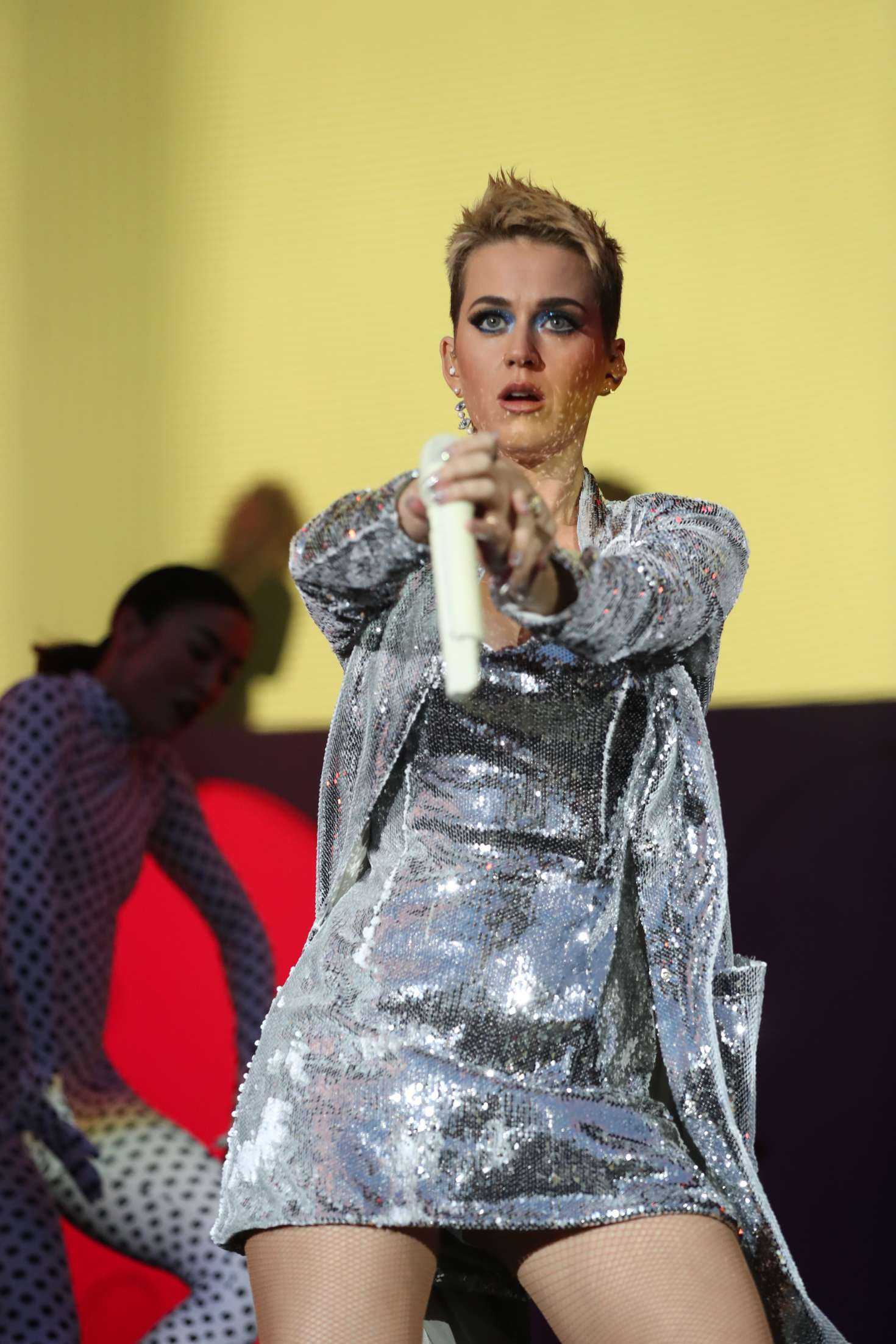 Katy-Perry-Upskirt-Performing-at-Radio-1s-Big-Weekend-21