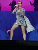 Katy-Perry-Upskirt-Performing-at-Radio-1s-Big-Weekend-7
