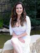 Kelly Brook – Chelsea Flower Show in London