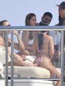 Kourtney-Kardashian-705