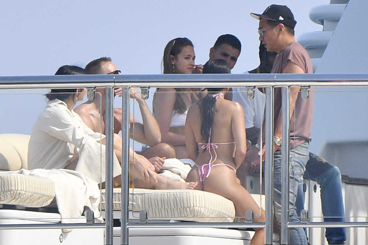 Kourtney-Kardashian-705