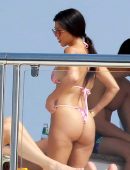 Kourtney-Kardashian-707