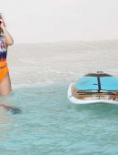 Lauryn-Goodman-Booty-in-Swimsuit-2