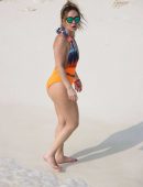 Lauryn-Goodman-Booty-in-Swimsuit-8