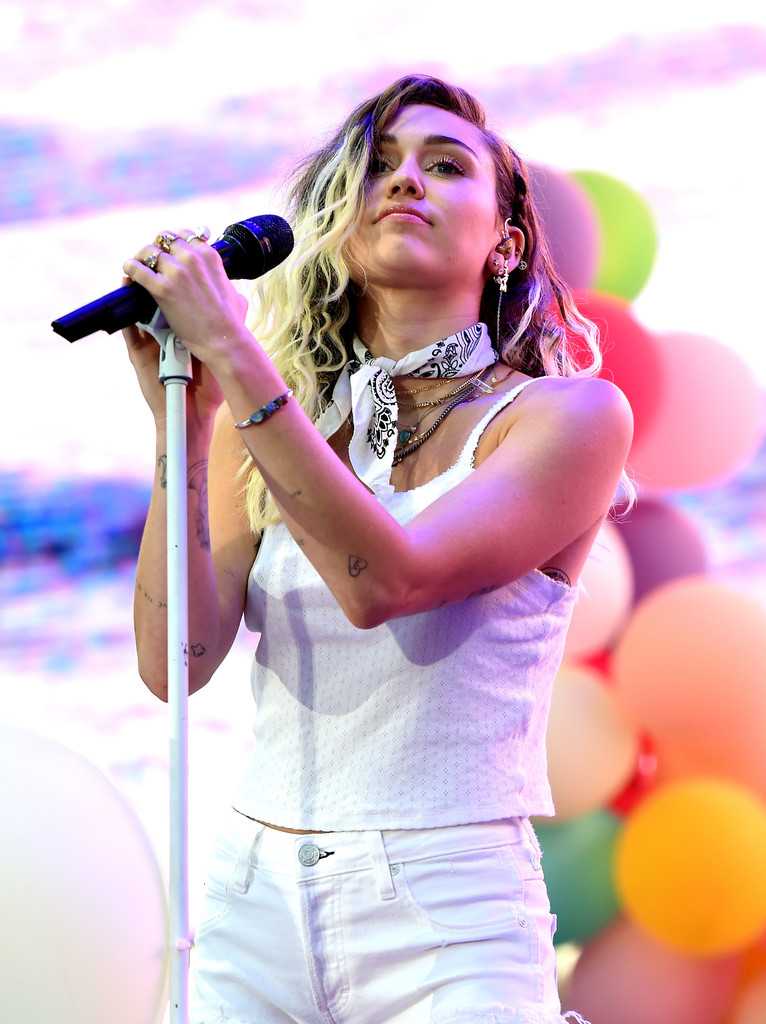 Miley-Cyrus-102