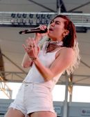 Miley-Cyrus-102