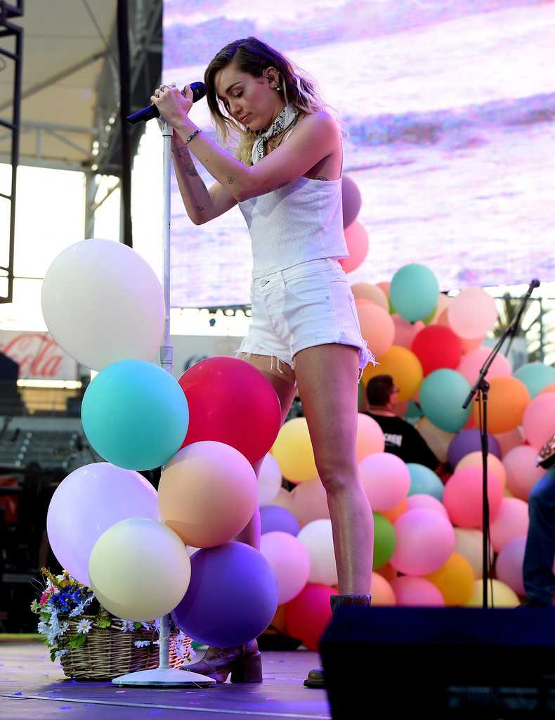 Miley-Cyrus-102