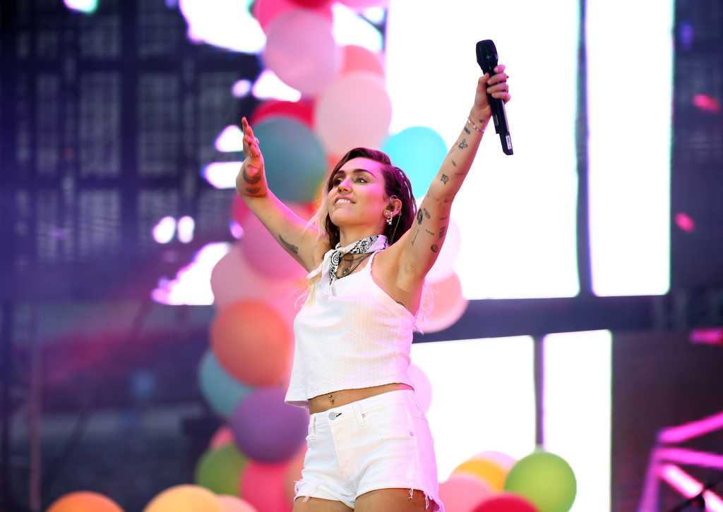 Miley-Cyrus-102