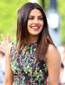 Priyanka-Chopra-at-Extra-Studios-in-Hollywood-19