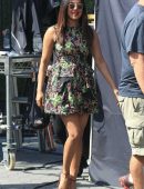 Priyanka-Chopra-at-Extra-Studios-in-Hollywood-6