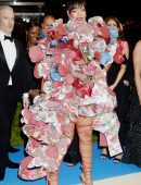 Rihanna-at-The-Costume-Institute-Gala-1