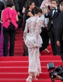 Sara-Sampaio-at-the-Premiere-of-The-Killing-of-a-Sacred-Deer-11