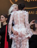 Sara-Sampaio-at-the-Premiere-of-The-Killing-of-a-Sacred-Deer-15