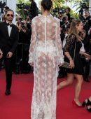Sara-Sampaio-at-the-Premiere-of-The-Killing-of-a-Sacred-Deer-17
