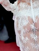 Sara-Sampaio-at-the-Premiere-of-The-Killing-of-a-Sacred-Deer-7