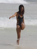 Victoria-Justice-in-Swimsuit-in-Cancun-903