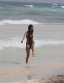 Victoria-Justice-in-Swimsuit-in-Cancun-904