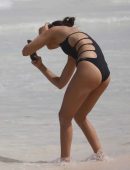 Victoria-Justice-in-Swimsuit-in-Cancun-916