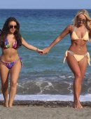 Amber-Turner-in-Bikini-972