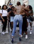 Bella-Hadid-Booty-in-Jeans-651