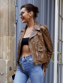 Bella-Hadid-Booty-in-Jeans-652