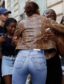 Bella-Hadid-Booty-in-Jeans-654