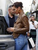 Bella-Hadid-Booty-in-Jeans-659